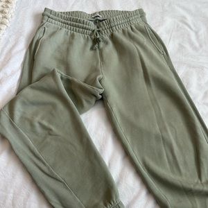 Aritzia Boyfriend Cozy Fleece Sweatpants